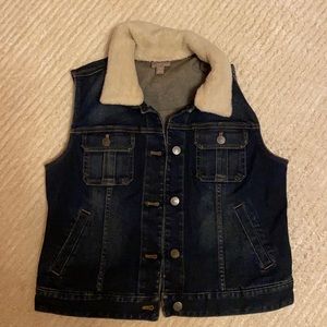 Vintage denim/jean vest removable sherpa collar